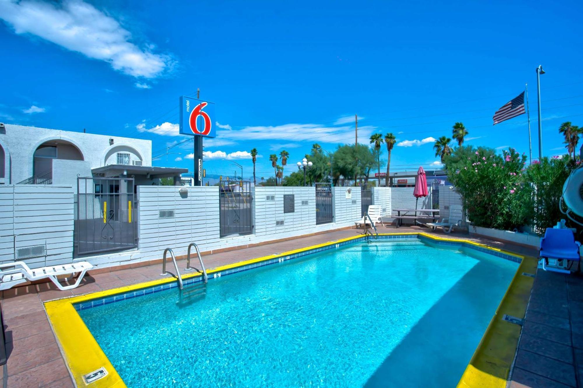 Motel 6 Tucson, Az - East Williams Center Екстериор снимка